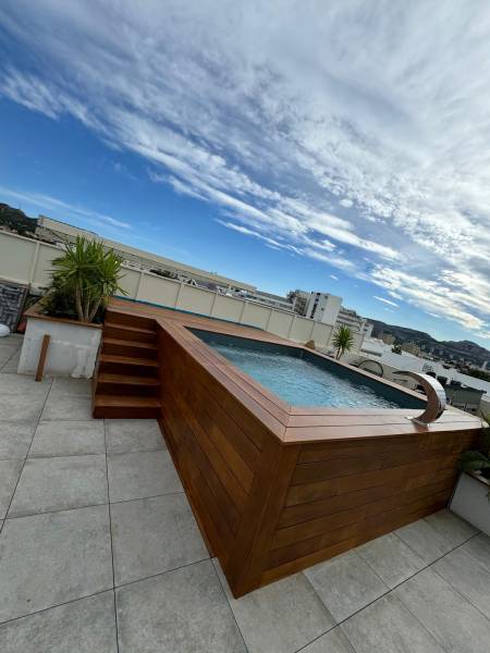 Comment poser une piscine de - de 10m2 sur un toit terrasse dans le département des Bouches-du-Rhône