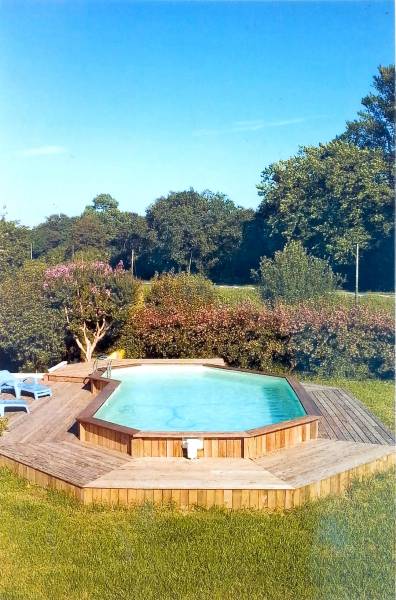 Piscine bois LE BON BAIN, modèle MANUAE semi-enterrée
