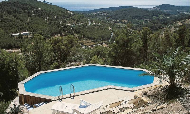 Piscine avec une vue extraordinaire dans le sud est de la france