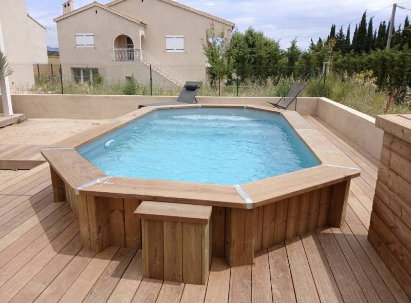 Piscine semi enterrée à Sanary sur Mer construite par LE BON BAIN